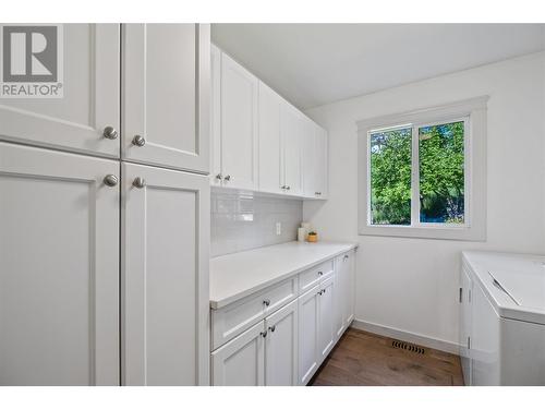 2740 Lakeview Road, West Kelowna, BC - Indoor Photo Showing Laundry Room