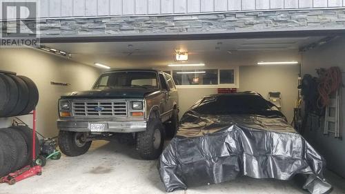 2740 Lakeview Road, West Kelowna, BC - Indoor Photo Showing Garage