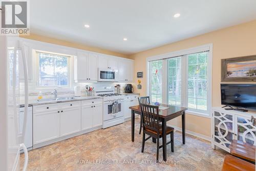 365 Shannon Boulevard, South Huron (Stephen Twp), ON - Indoor Photo Showing Kitchen With Double Sink