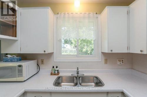 82 Fairview Avenue, St. Thomas, ON - Indoor Photo Showing Kitchen With Double Sink