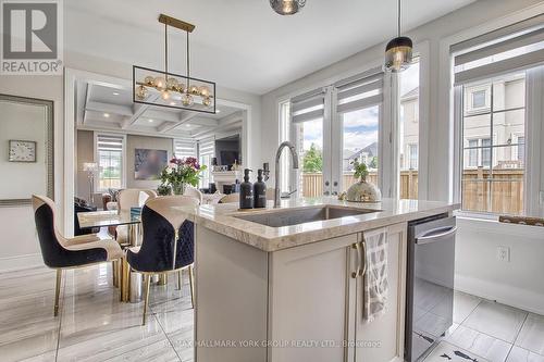 190 Walter English Drive, East Gwillimbury, ON - Indoor Photo Showing Dining Room