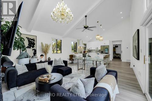 49 Poplar Crescent, Ramara (Brechin), ON - Indoor Photo Showing Living Room