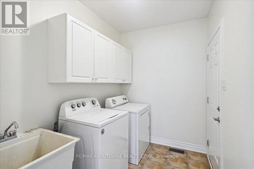 2453 Old Brompton Way, Oakville (West Oak Trails), ON - Indoor Photo Showing Laundry Room