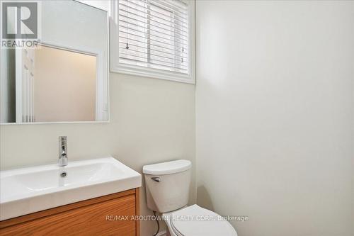 2453 Old Brompton Way, Oakville (West Oak Trails), ON - Indoor Photo Showing Bathroom