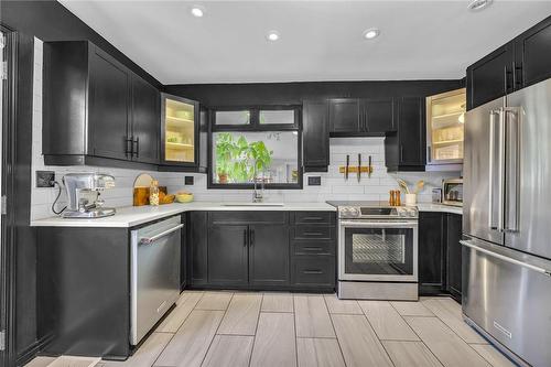 85 Arcade Crescent, Hamilton, ON - Indoor Photo Showing Kitchen With Upgraded Kitchen