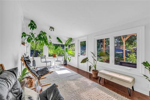 85 Arcade Crescent, Hamilton, ON - Indoor Photo Showing Living Room