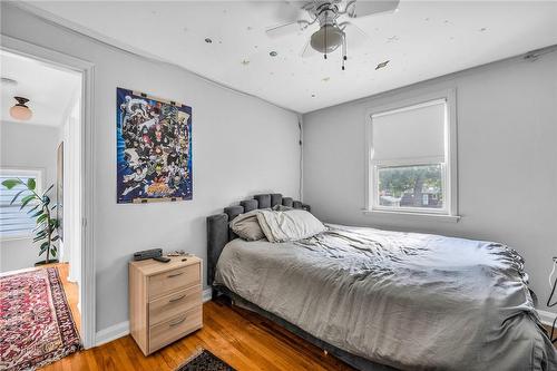 85 Arcade Crescent, Hamilton, ON - Indoor Photo Showing Bedroom