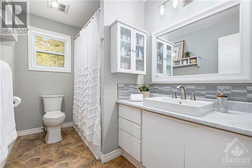 10 Woodland Drive, Braeside, ON - Indoor Photo Showing Bathroom