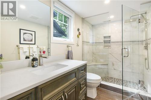 Main floor 3-piece bath - 134 Bayview Drive, Ottawa, ON - Indoor Photo Showing Bathroom