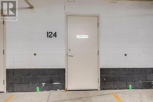 1708 - 2191 Yonge Street, Toronto (Mount Pleasant West), ON - Indoor Photo Showing Garage