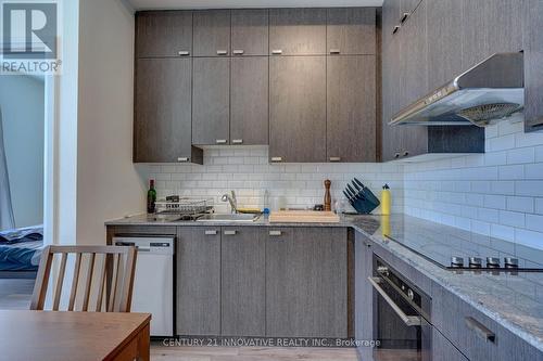 Ph4 - 50 Ann O'Reilly Road, Toronto (Henry Farm), ON - Indoor Photo Showing Kitchen With Upgraded Kitchen