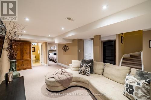 41 Knotty Pine Drive, Whitby (Williamsburg), ON - Indoor Photo Showing Living Room