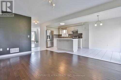 68 Sunburst Crescent, Markham (Greensborough), ON - Indoor Photo Showing Kitchen