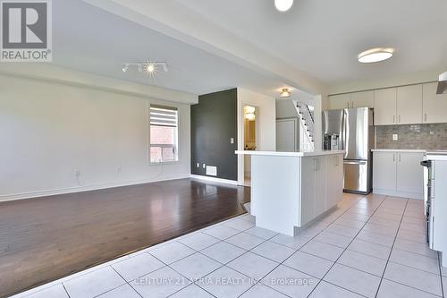 68 Sunburst Crescent, Markham (Greensborough), ON - Indoor Photo Showing Kitchen