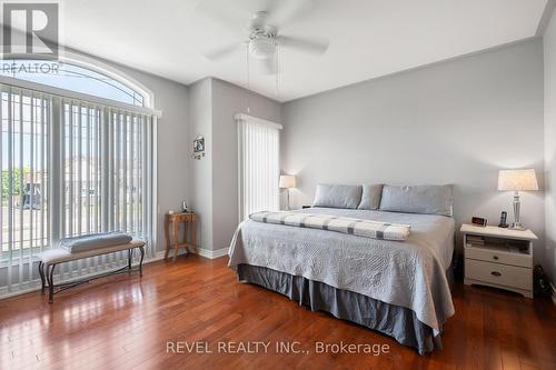 8028 Booth Street, Niagara Falls, ON - Indoor Photo Showing Bedroom