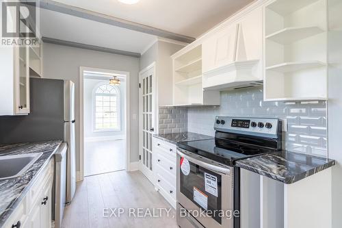 728 Gorham Road, Fort Erie, ON - Indoor Photo Showing Kitchen With Stainless Steel Kitchen With Upgraded Kitchen