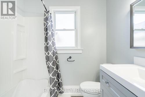 728 Gorham Road, Fort Erie, ON - Indoor Photo Showing Bathroom