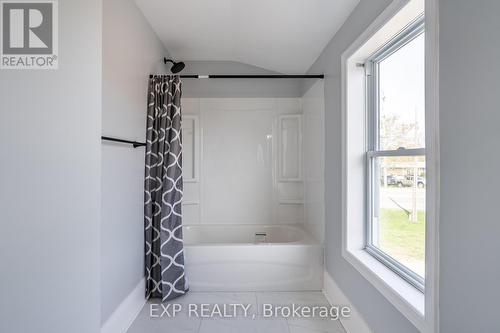 728 Gorham Road, Fort Erie, ON - Indoor Photo Showing Bathroom