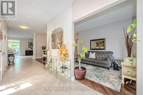 14 Mccorkindale Place, Guelph, ON - Indoor Photo Showing Living Room