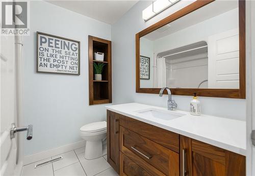 7 Kingsway Crescent, Moncton, NB - Indoor Photo Showing Bathroom