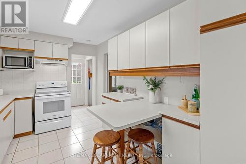 1340 Humphreys Crescent, Burlington (Tyandaga), ON - Indoor Photo Showing Kitchen