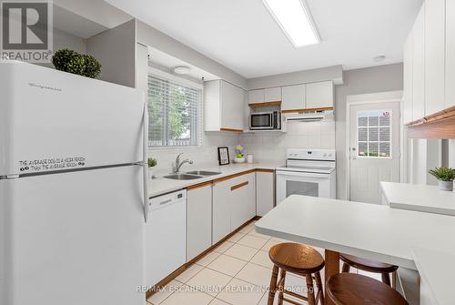 1340 Humphreys Crescent, Burlington (Tyandaga), ON - Indoor Photo Showing Kitchen With Double Sink