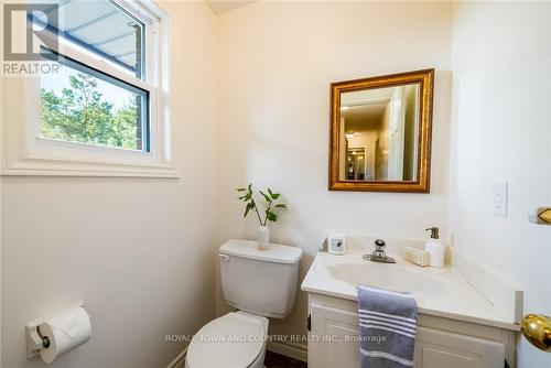 151 Kenrei Road, Kawartha Lakes (Lindsay), ON - Indoor Photo Showing Bathroom