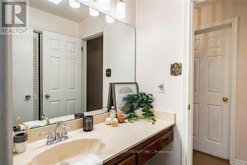 151 Kenrei Road, Kawartha Lakes (Lindsay), ON - Indoor Photo Showing Bathroom