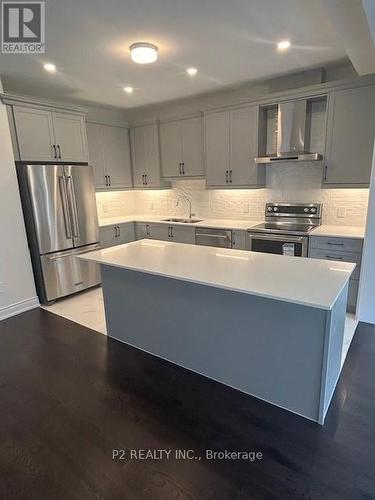 95 Bearberry Road, Springwater (Midhurst), ON - Indoor Photo Showing Kitchen With Upgraded Kitchen