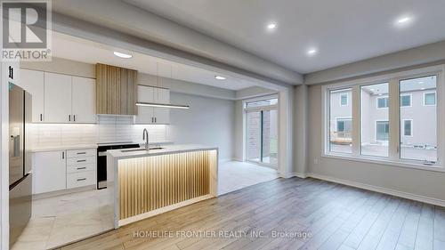 6 Rochester Drive, Barrie (Painswick South), ON - Indoor Photo Showing Kitchen