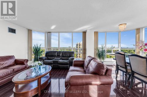 1110 - 330 Mill Street S, Brampton (Brampton South), ON - Indoor Photo Showing Living Room