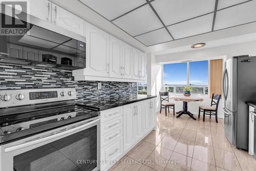 1110 - 330 Mill Street S, Brampton (Brampton South), ON - Indoor Photo Showing Kitchen With Upgraded Kitchen