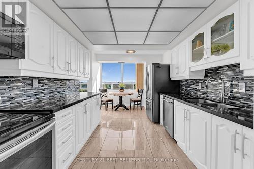 1110 - 330 Mill Street S, Brampton (Brampton South), ON - Indoor Photo Showing Kitchen With Upgraded Kitchen