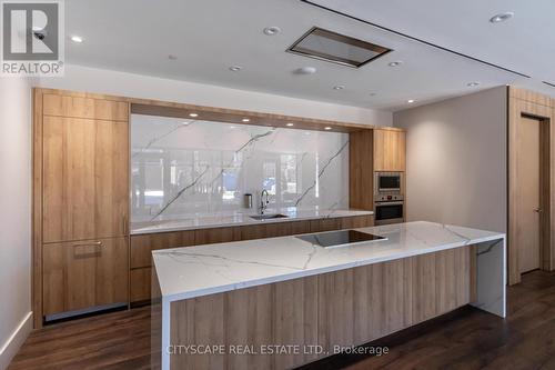 601 - 21 Park Street E, Mississauga, ON - Indoor Photo Showing Kitchen