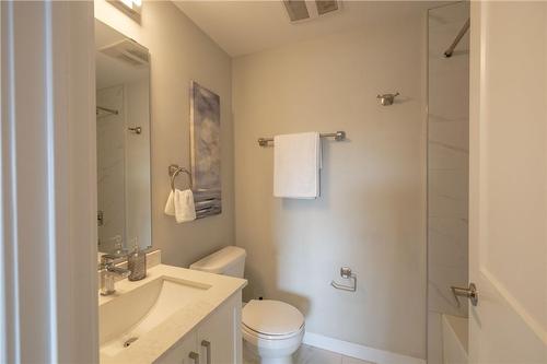 15 Queen Street S|Unit #902, Hamilton, ON - Indoor Photo Showing Bathroom