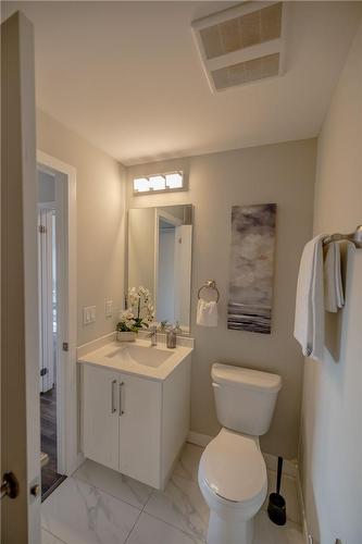 15 Queen Street S|Unit #902, Hamilton, ON - Indoor Photo Showing Bathroom