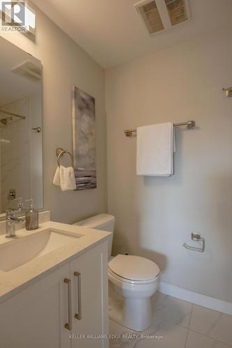 902 - 15 Queen Street S, Hamilton, ON - Indoor Photo Showing Bathroom