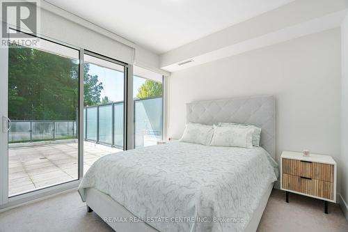 214 - 3018 Yonge Street, Toronto (Lawrence Park South), ON - Indoor Photo Showing Bedroom