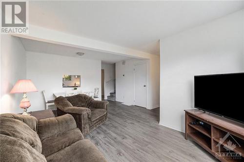 6247 Sundown Crescent Unit#62, Ottawa, ON - Indoor Photo Showing Living Room