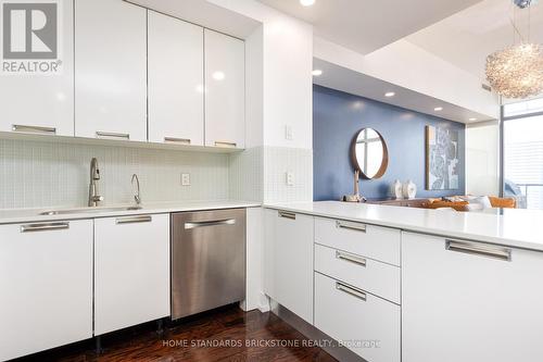 4404 - 33 Charles Street E, Toronto (Church-Yonge Corridor), ON - Indoor Photo Showing Kitchen With Upgraded Kitchen