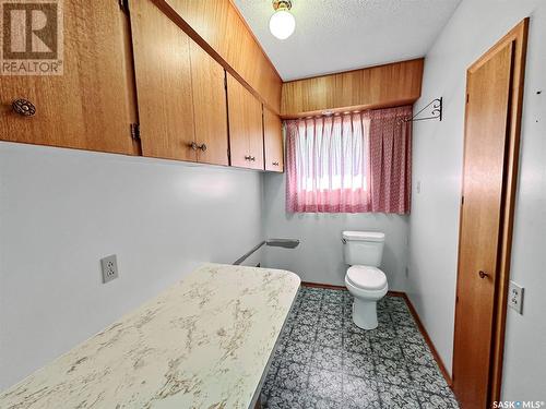 447 8Th Avenue Se, Swift Current, SK - Indoor Photo Showing Bathroom