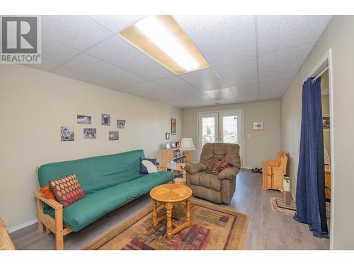 1001 30 Avenue Unit# 30, Vernon, BC - Indoor Photo Showing Living Room