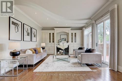 6 Terrace Avenue, Toronto, ON - Indoor Photo Showing Living Room