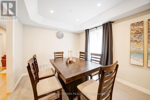 625 Autumnwood Trail, Oshawa, ON - Indoor Photo Showing Dining Room