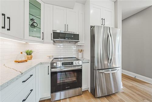 model home - 6220 Curlin Crescent, Niagara Falls, ON - Indoor Photo Showing Kitchen With Upgraded Kitchen