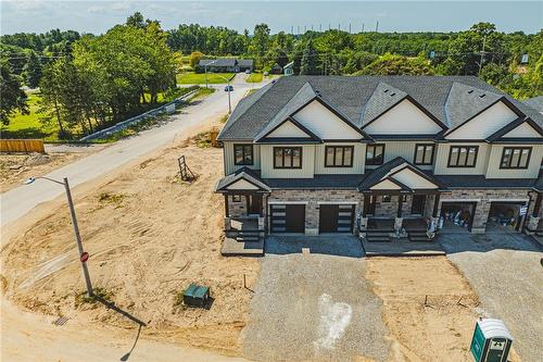 model home - 6220 Curlin Crescent, Niagara Falls, ON - Outdoor With Facade