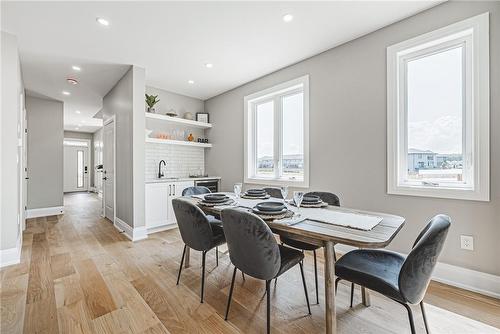 model home - 6220 Curlin Crescent, Niagara Falls, ON - Indoor Photo Showing Dining Room