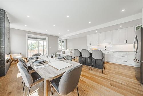 model home - 6220 Curlin Crescent, Niagara Falls, ON - Indoor Photo Showing Dining Room