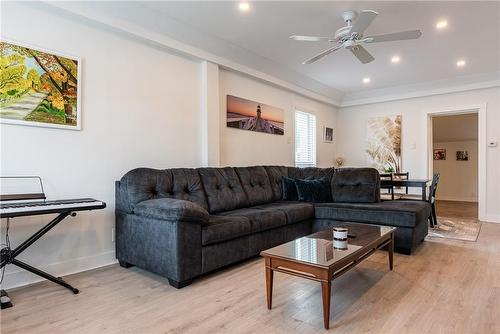 393 Brock Street, Brantford, ON - Indoor Photo Showing Living Room