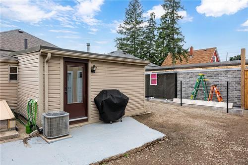 393 Brock Street, Brantford, ON - Outdoor With Exterior